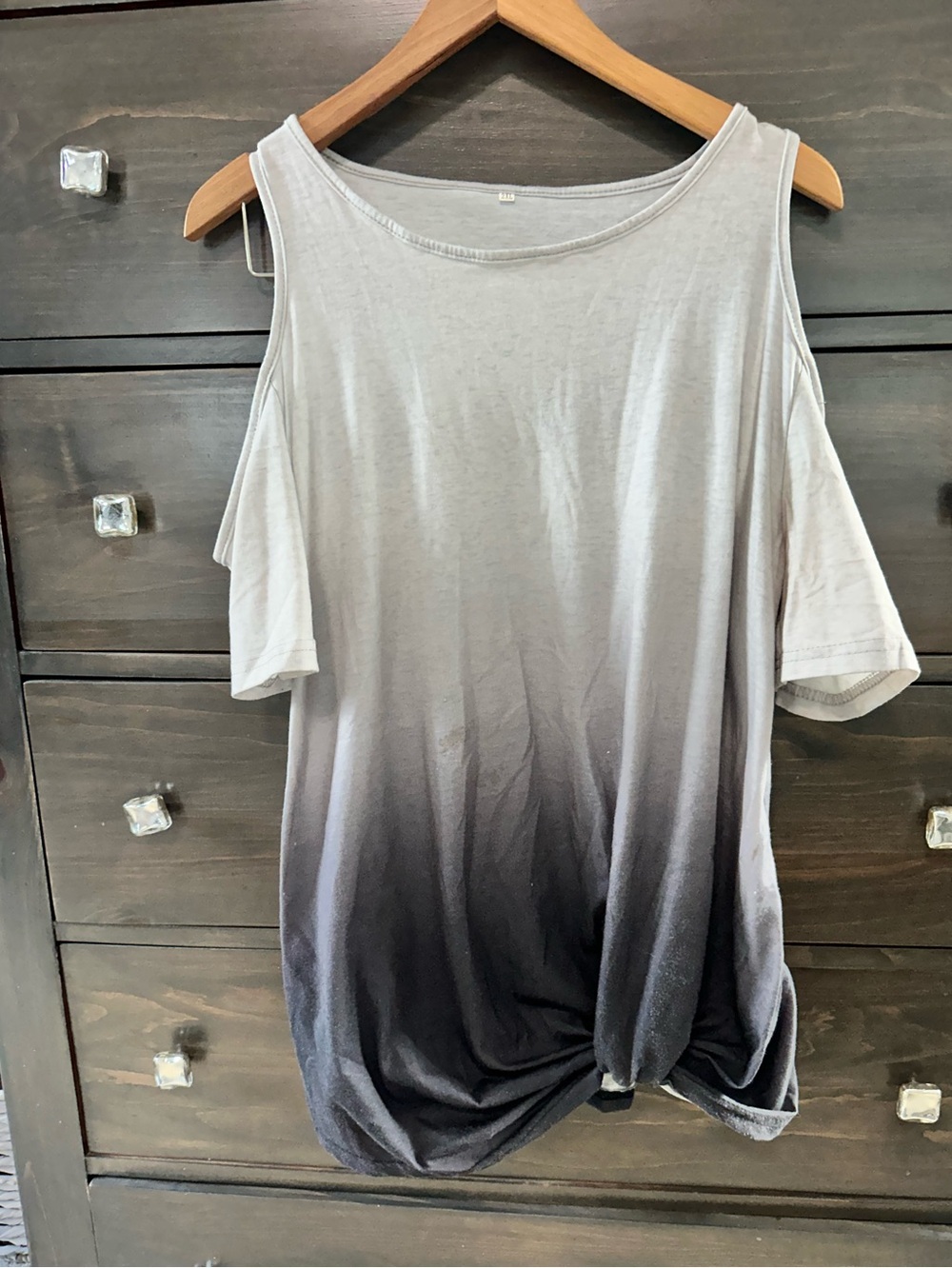 Women’s Cold-Shoulder Ombre Top — Gray to Black